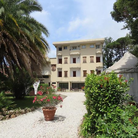 Hotel La Tavernetta Dei Ronchi Marina di Massa Exterior foto