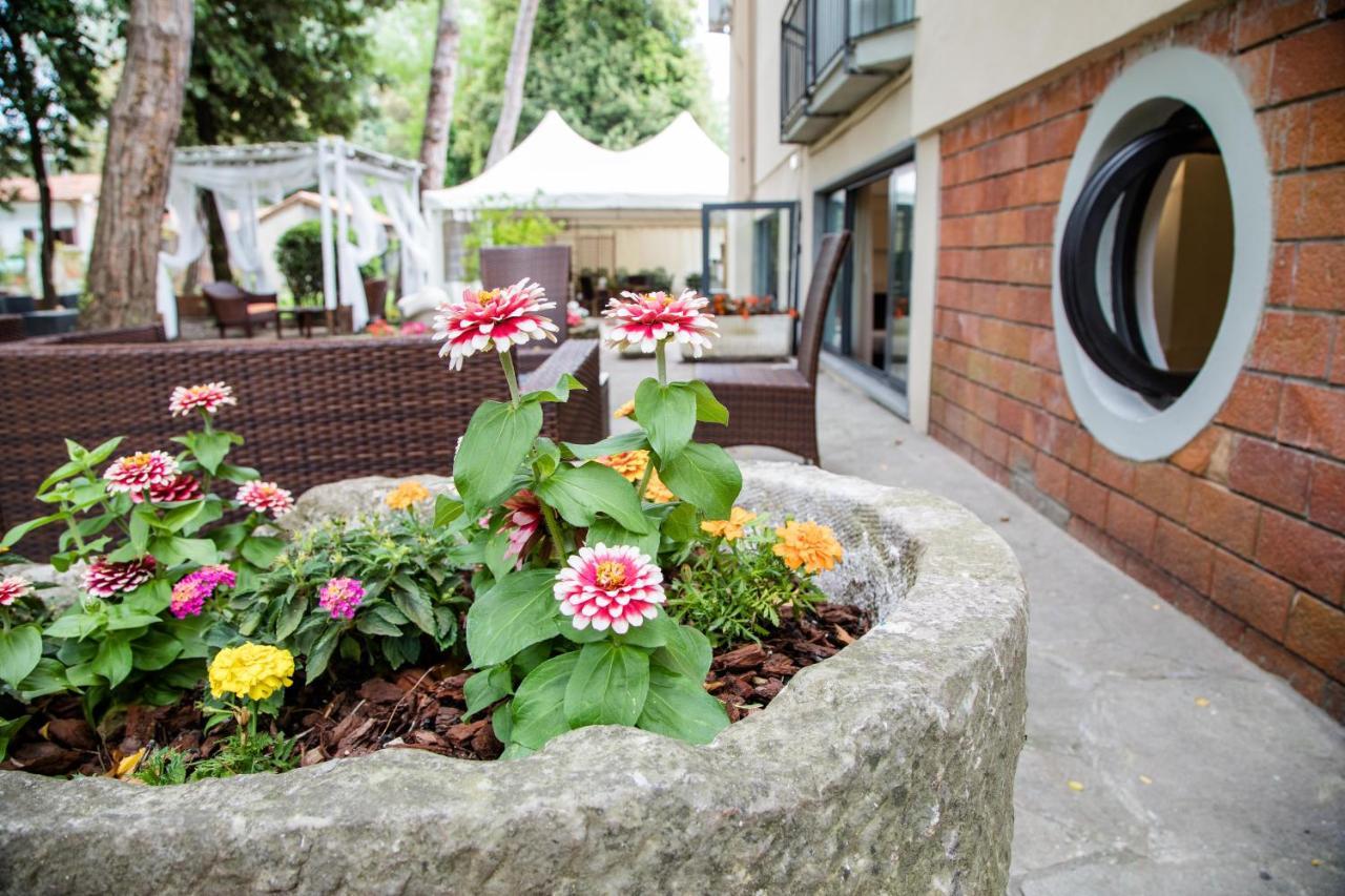 Hotel La Tavernetta Dei Ronchi Marina di Massa Exterior foto